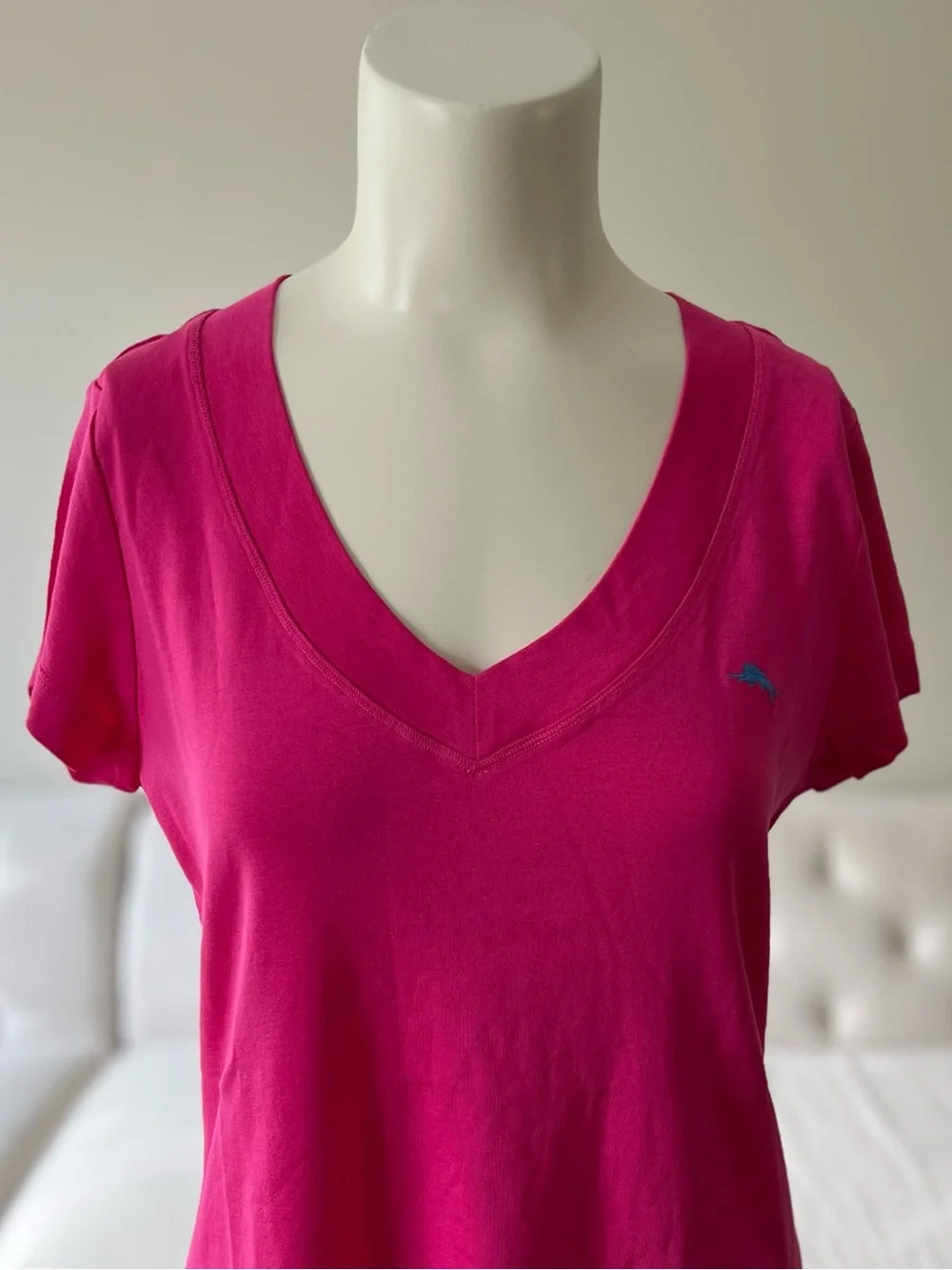 Tommy Bahama V-Neck T-Shirt Hot Pink Island Style Coastal Casual